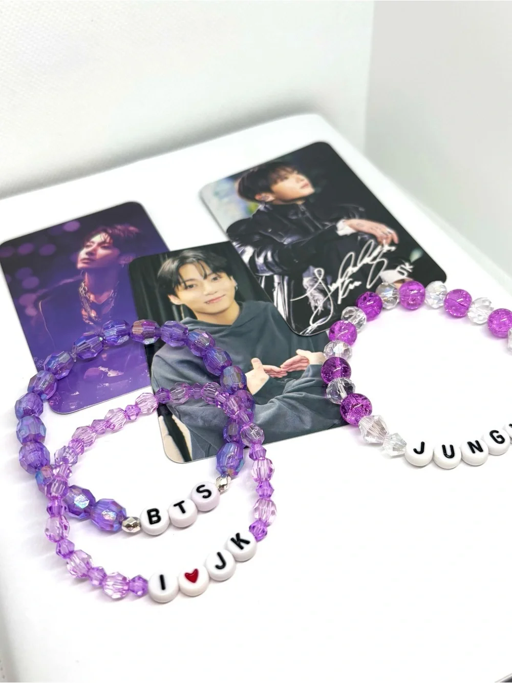 (6pcs) BTS JUNGKOOK BIAS PURPLE BRACELET AND PHOTOCARD BUNDLE